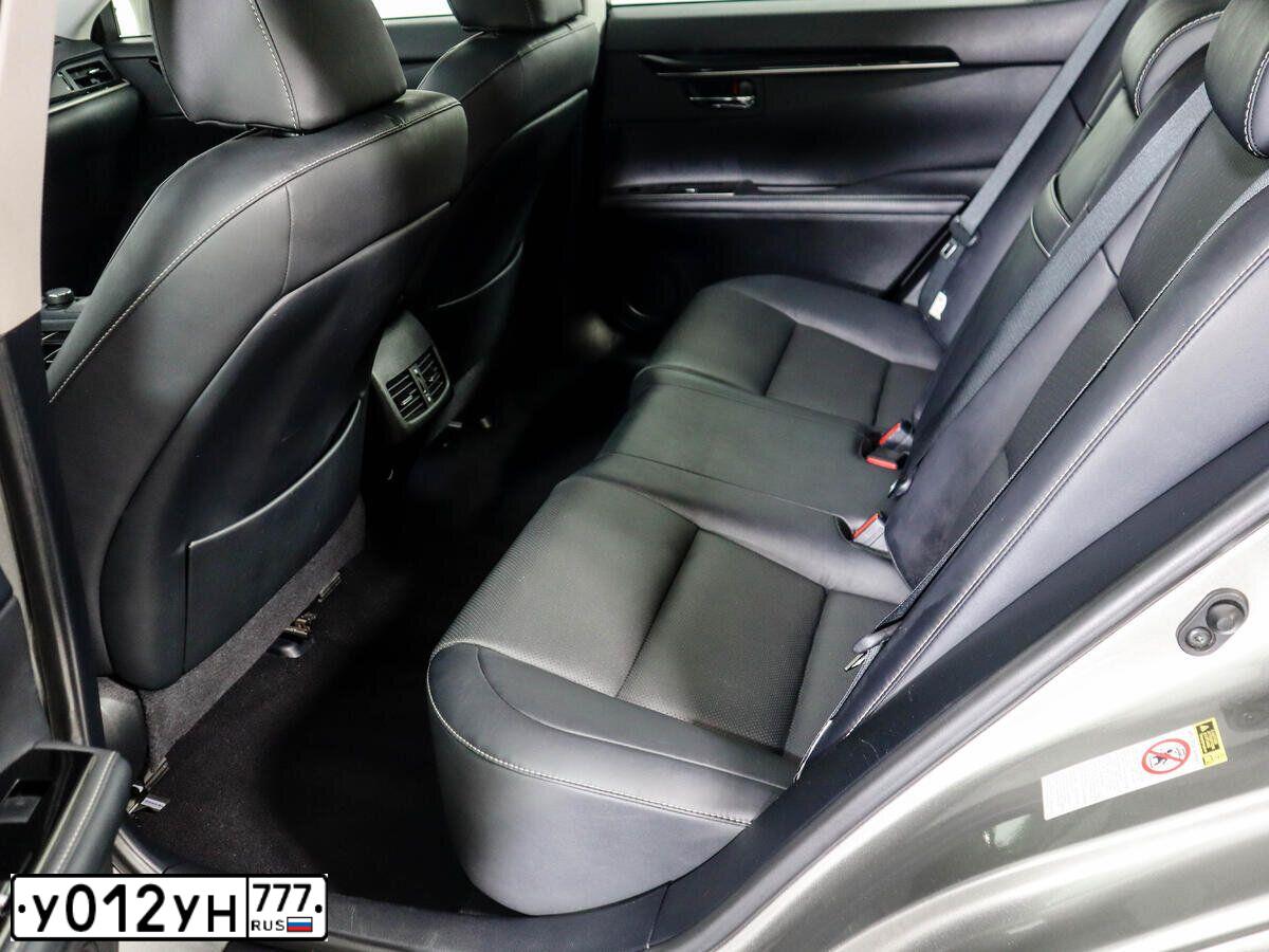 Фото автомобиля LEXUS ES, 2016 — госномер Т573ХА790. Цвет: СВЕТЛО-СЕРЫЙ