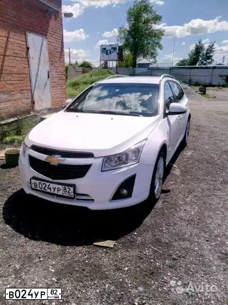 Фото автомобиля CHEVROLET CRUZE, 2013 — госномер К070ВС181. Цвет: Белый