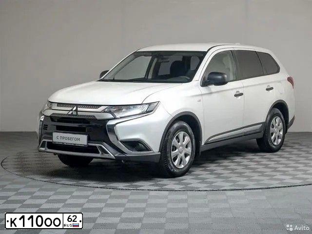 Фото автомобиля MITSUBISHI OUTLANDER, 2018 — госномер Т595КС790. Цвет: Белый