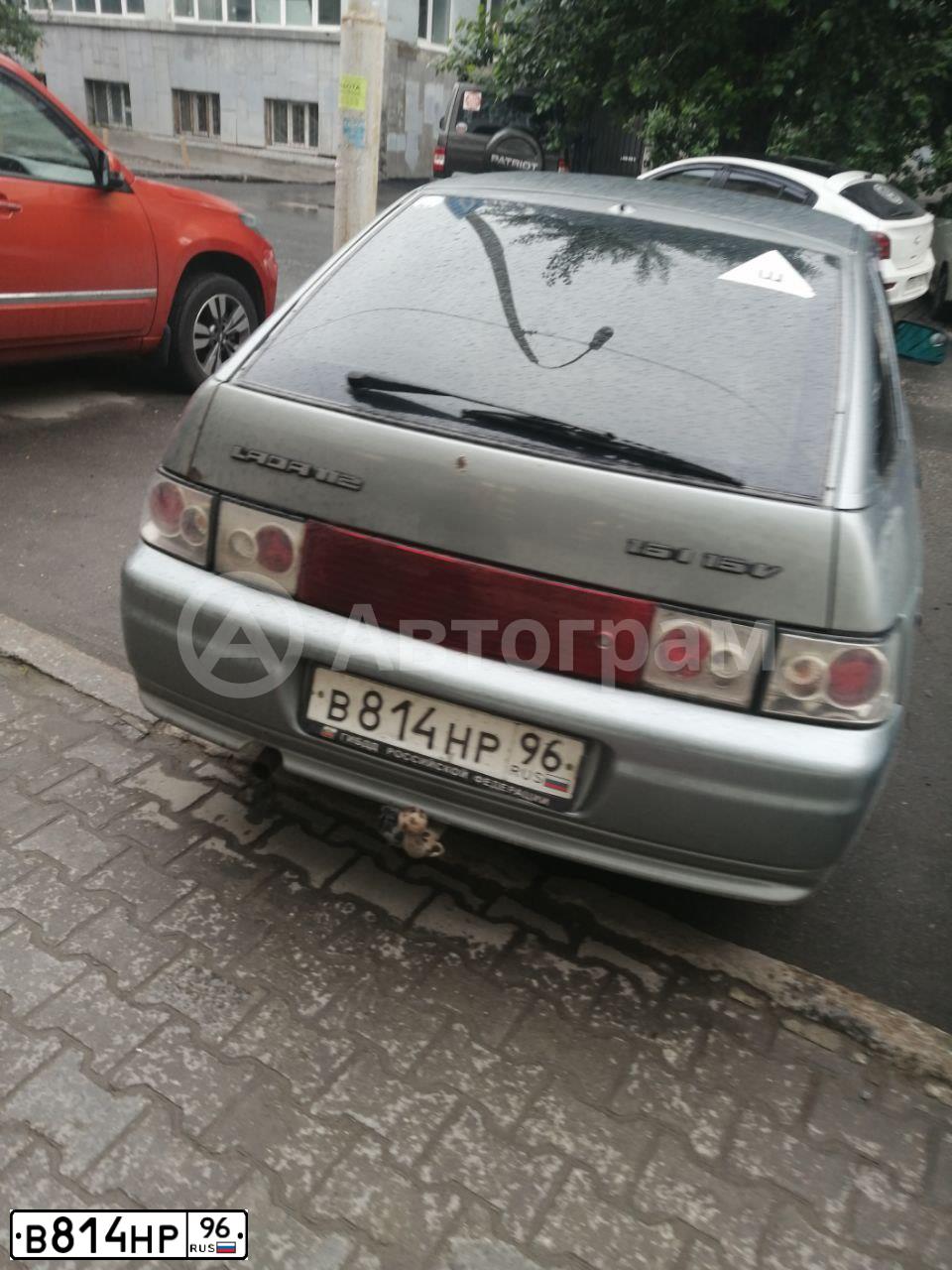 Фото автомобиля LADA 2112, 2007 — госномер С275ЕК196. Цвет: СЕРЫЙ
