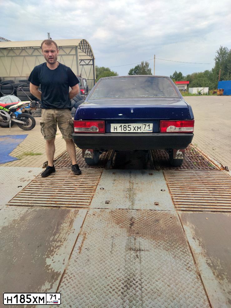 Фото автомобиля LADA 21099, 2003 — госномер В595РК790. Цвет: СЕРЕБРИСТЫЙ ЯРКО-СИНИЙ
