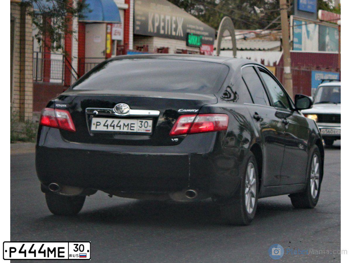 Фото автомобиля TOYOTA CAMRY, 2010 — госномер В888ЕВ05. Цвет: ЧЕРНЫЙ