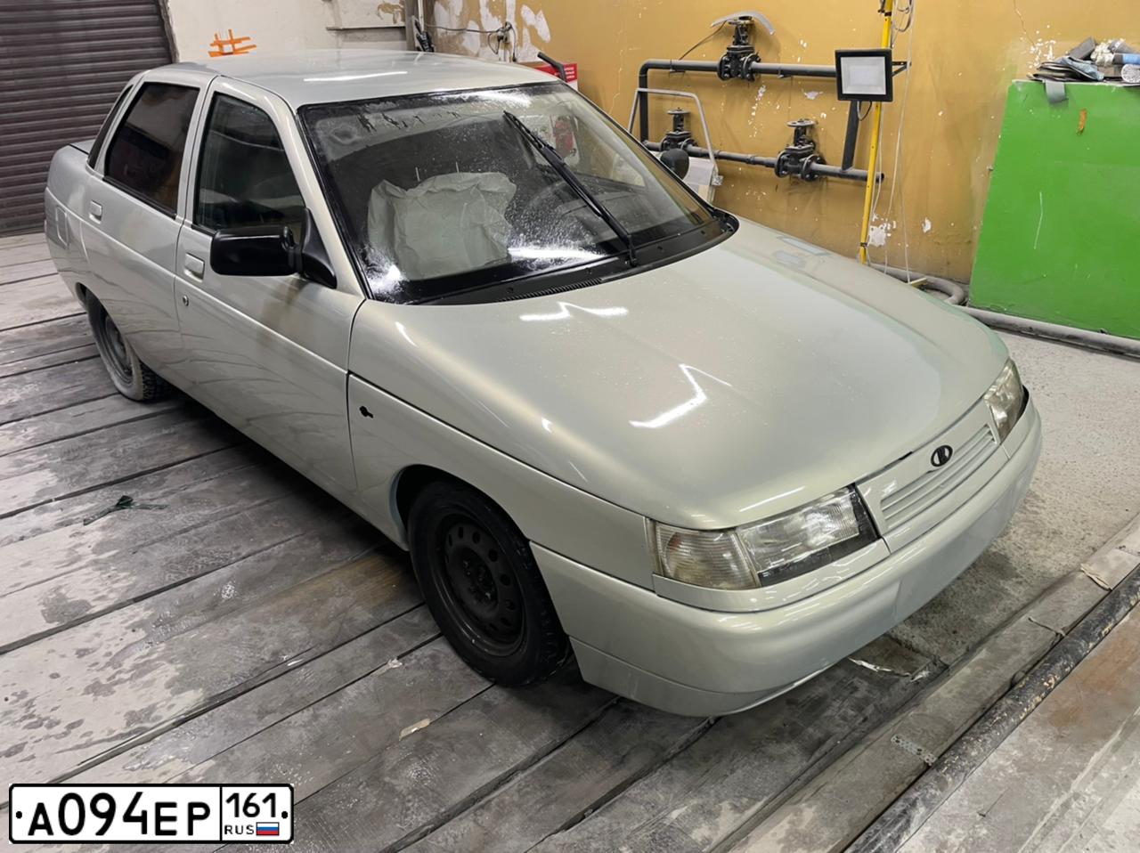 Фото автомобиля LADA 2110, 2002 — госномер Е466РН193. Цвет: СЕРЕБ ЖЕЛТО-ЗЕЛЕНЫЙ