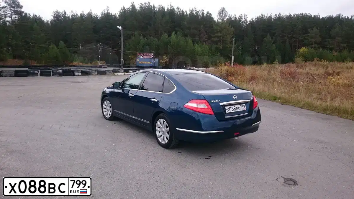 Фото автомобиля NISSAN TEANA, 2008 — госномер Н250ОВ40. Цвет: СИНИЙ