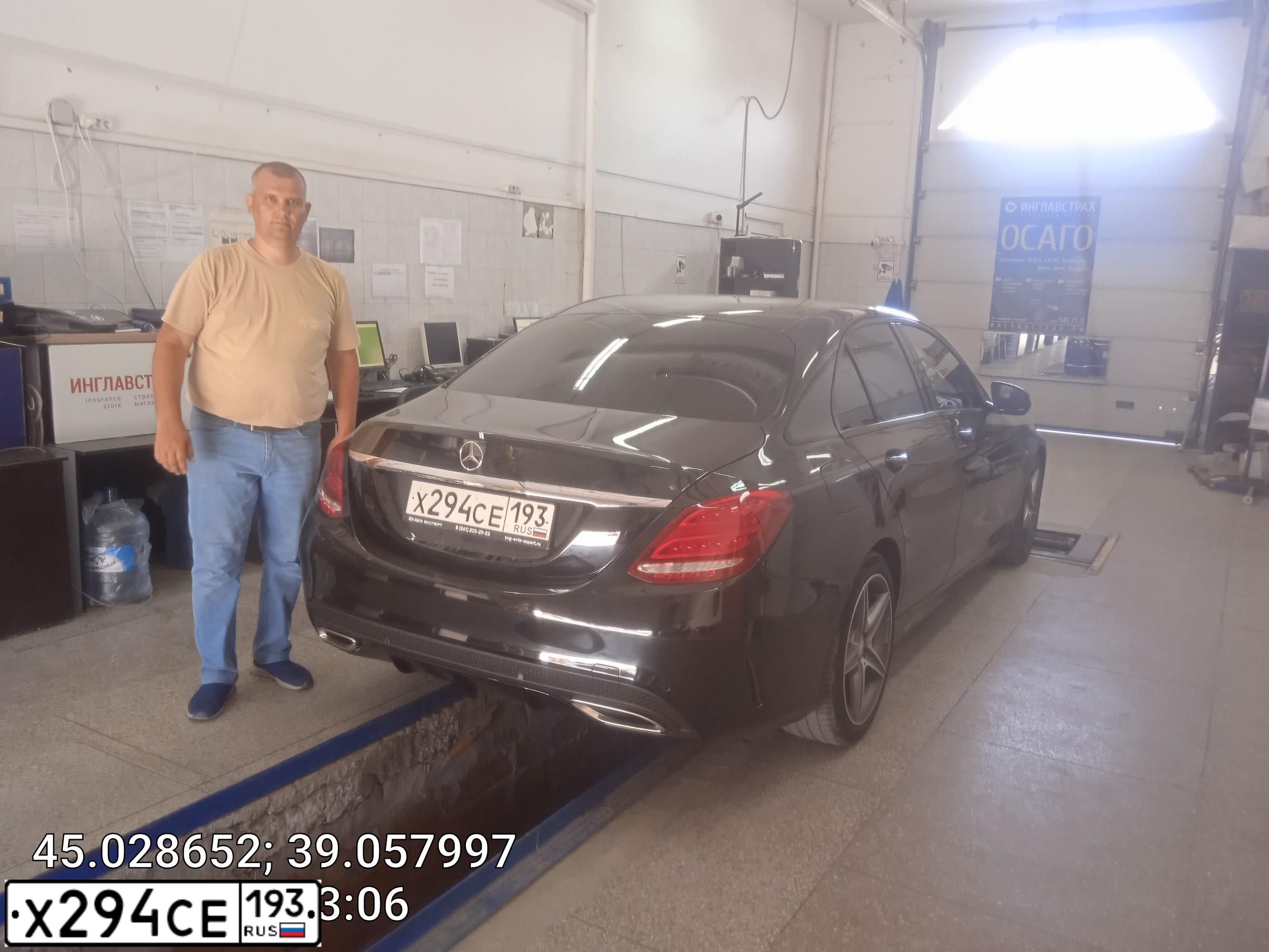 Фото автомобиля MERCEDES-BENZ C-CLASS, 2016 — госномер С334НМ193. Цвет: ЧЕРНЫЙ