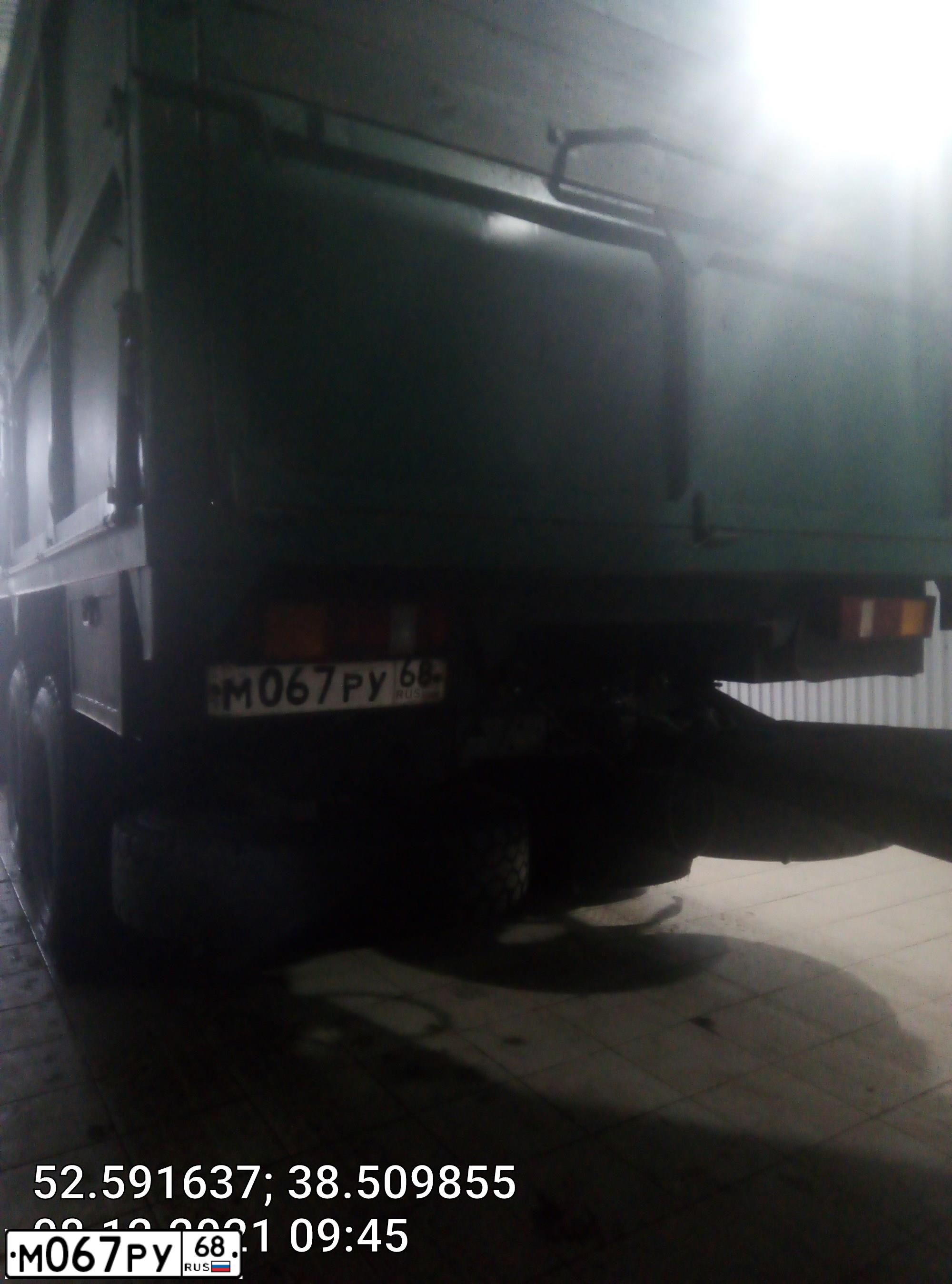Фото автомобиля KAMAZ 5320 /6X4/, 1993 — госномер К443УУ68. Цвет: Красный