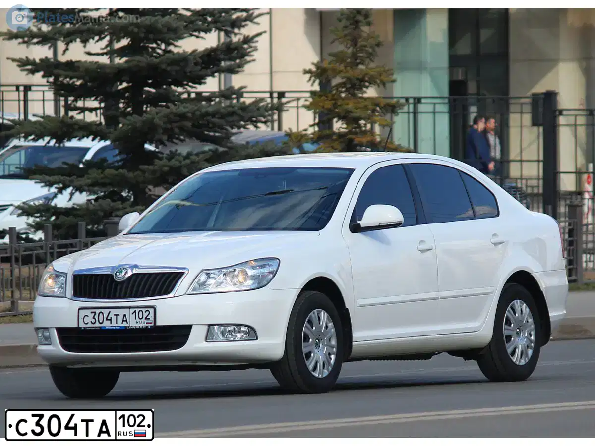 Фото автомобиля SKODA OCTAVIA, 2012 — госномер С304ТА102. Цвет: БЕЛЫЙ