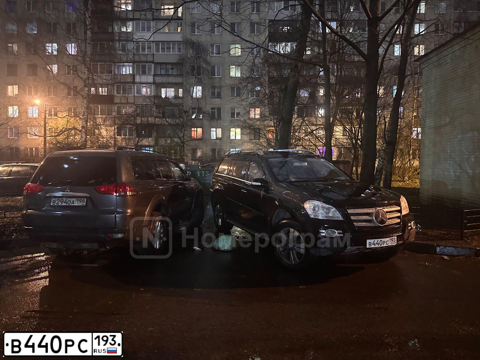 Фото автомобиля MERCEDES GL-KLASSE, 2008 — госномер В440РС193. Цвет: ЧЕРНЫЙ