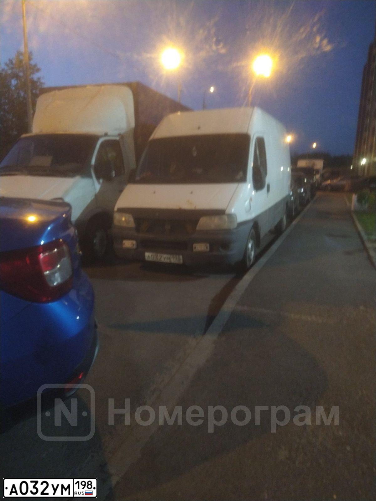 Фото автомобиля FIAT DUCATO, 2002 — госномер А032УМ198. Цвет: Белый