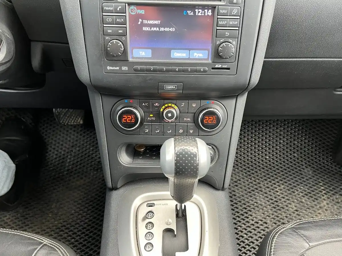 Фото автомобиля NISSAN QASHQAI, 2012 — госномер К135УЕ35. Цвет: Серебристый