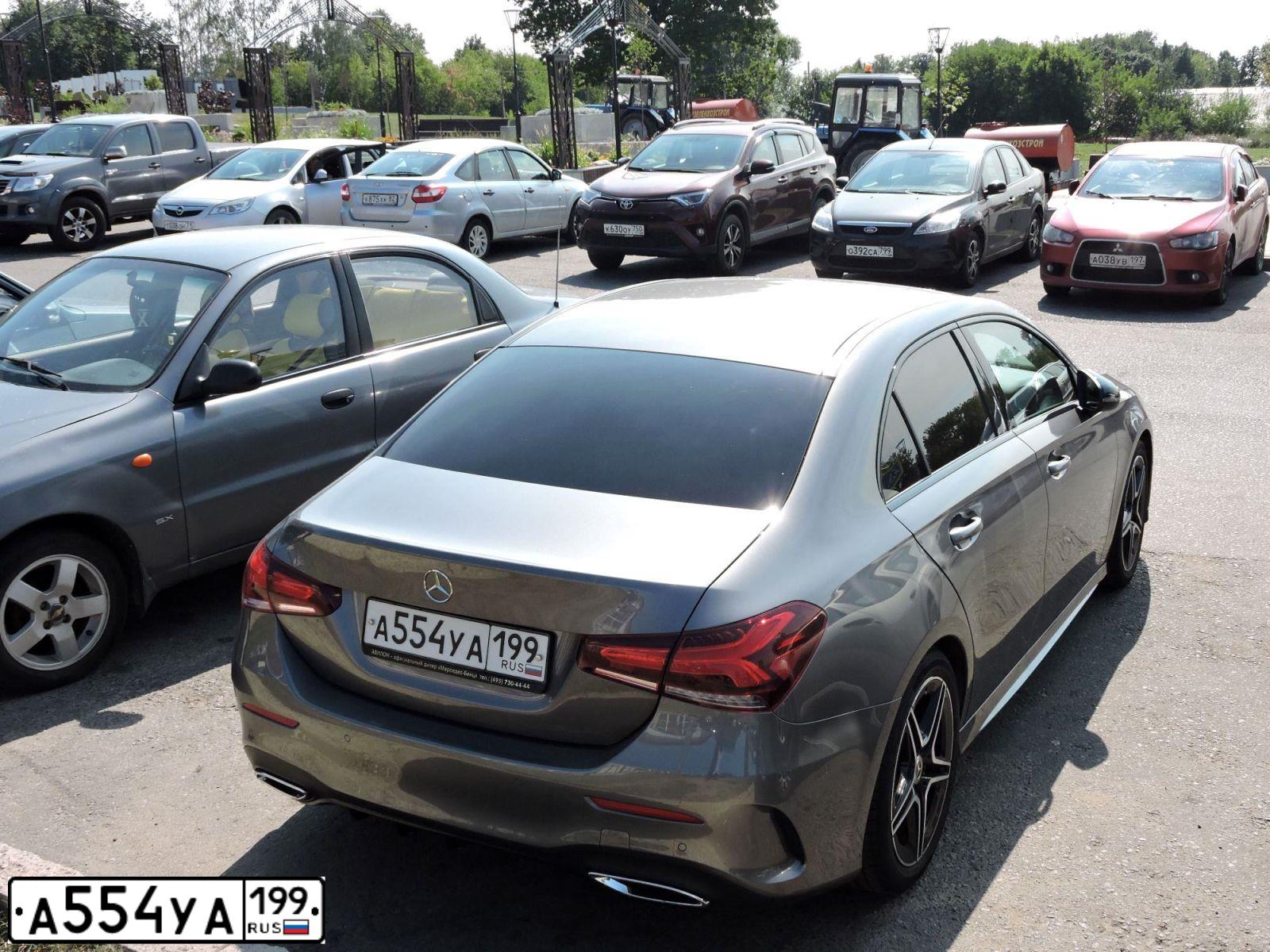 Фото автомобиля AUDI Q3, 2013 — госномер А554УА199. Цвет: СЕРЫЙ