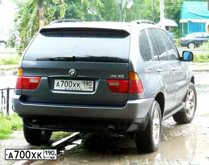 Фото автомобиля BMW X5, 2002 — госномер О049УМ799. Цвет: СЕРЫЙ