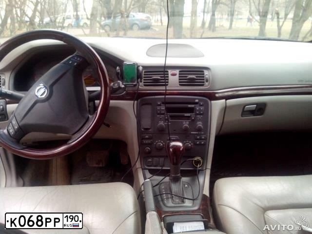 Фото автомобиля VOLVO S80, 2003 — госномер А774МУ147. Цвет: ЗОЛОТИСТЫЙ