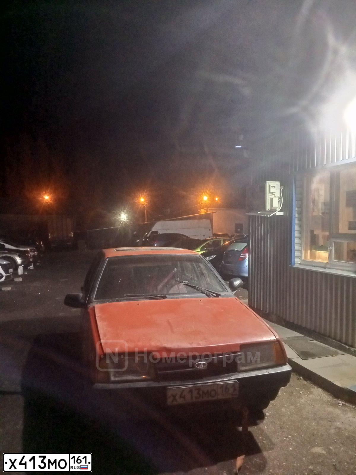 Фото автомобиля LADA 2109 SAMARA, 1993 — госномер Х413МО161. Цвет: Красный
