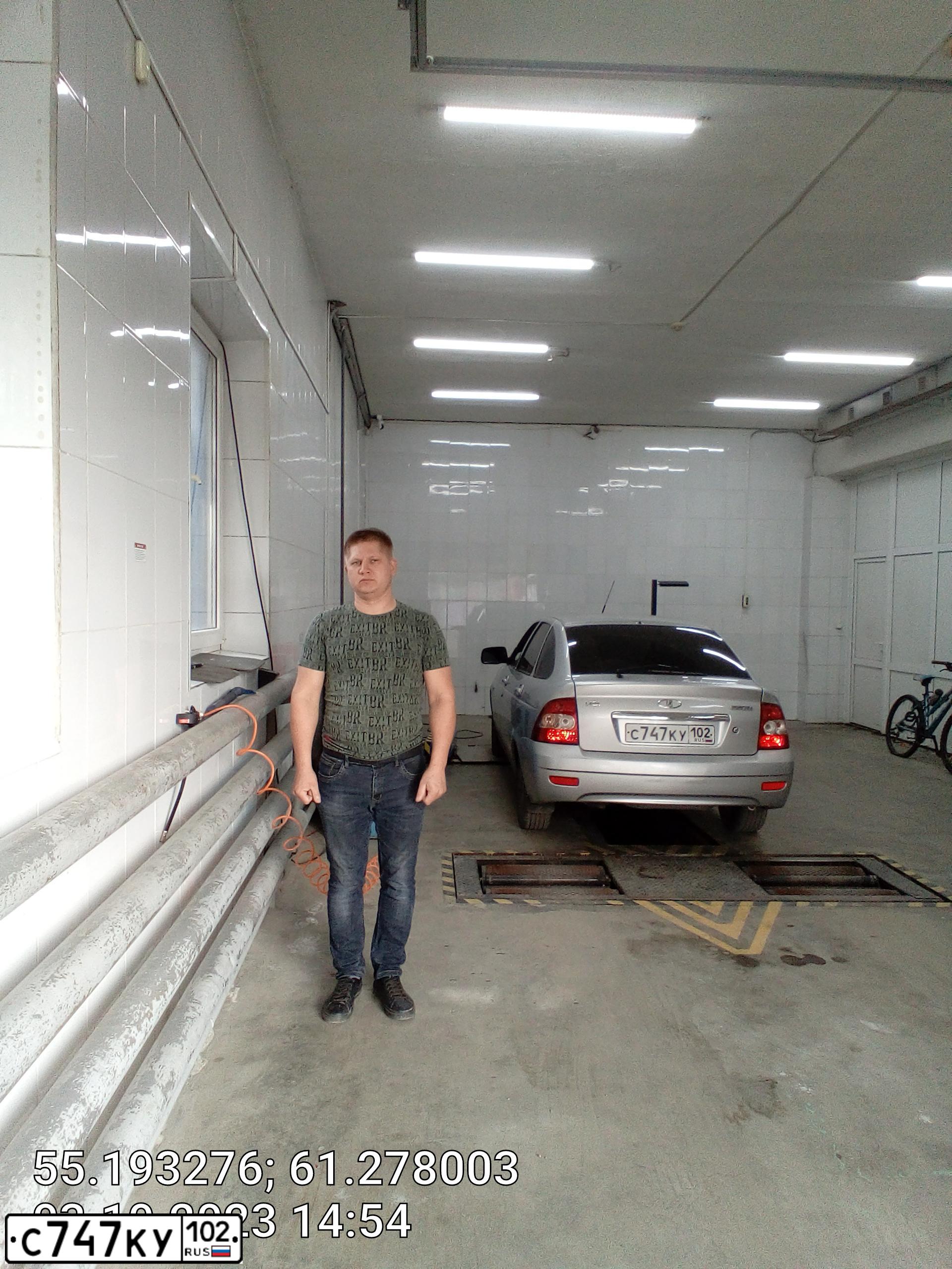 Фото автомобиля LADA 2172 PRIORA, 2012 — госномер Н969КЕ102. Цвет: СВЕТЛО-СЕРЕБРИСТЫЙ МЕТАЛЛ