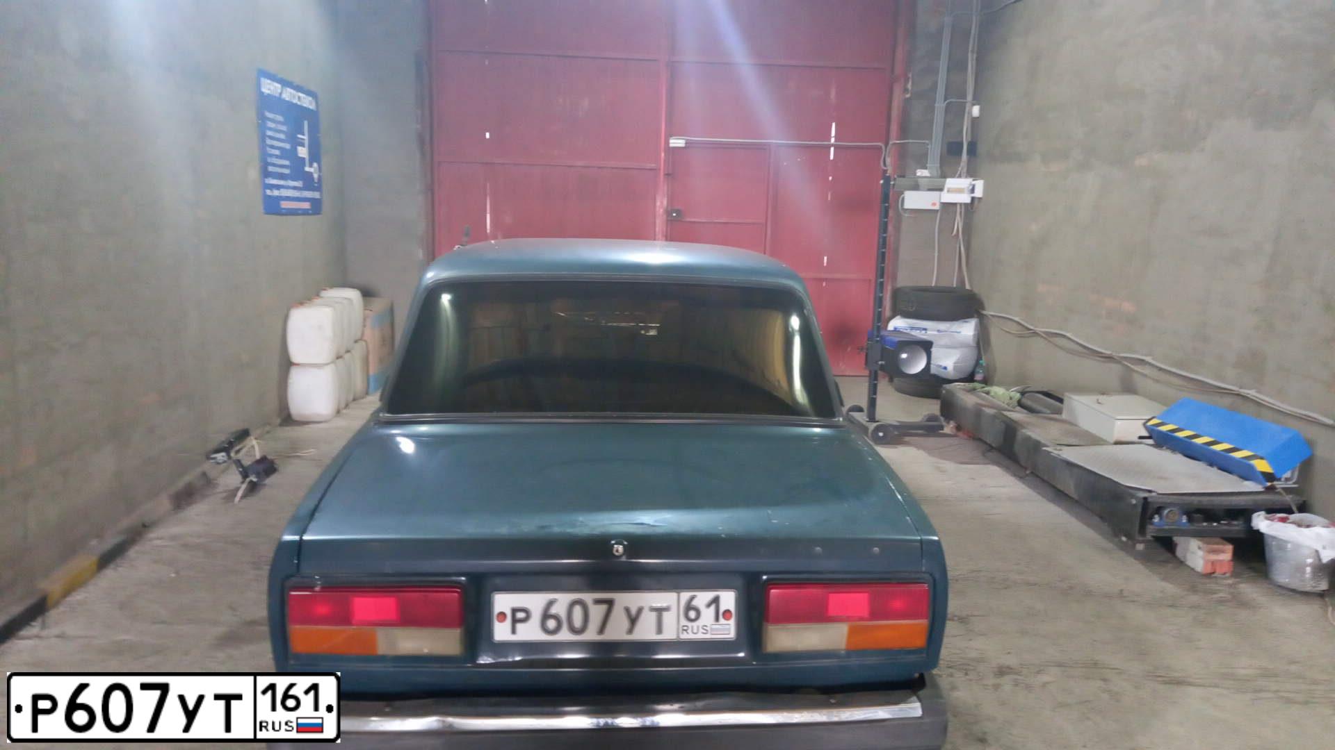 Фото автомобиля LADA 2107 LADA, 2005 — госномер Р607УТ161. Цвет: СИНЕ ЗЕЛЕНЫЙ