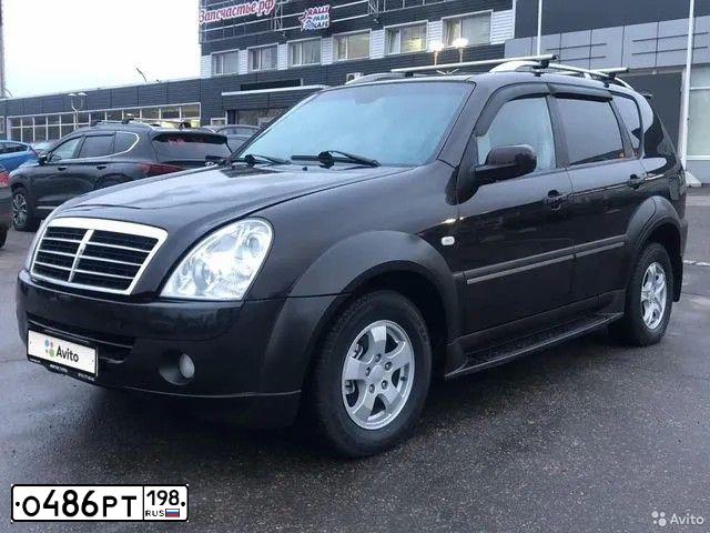 Фото автомобиля SSANGYONG REXTON, 2010 — госномер К906МА53. Цвет: ОСОБОЕ ВИНО