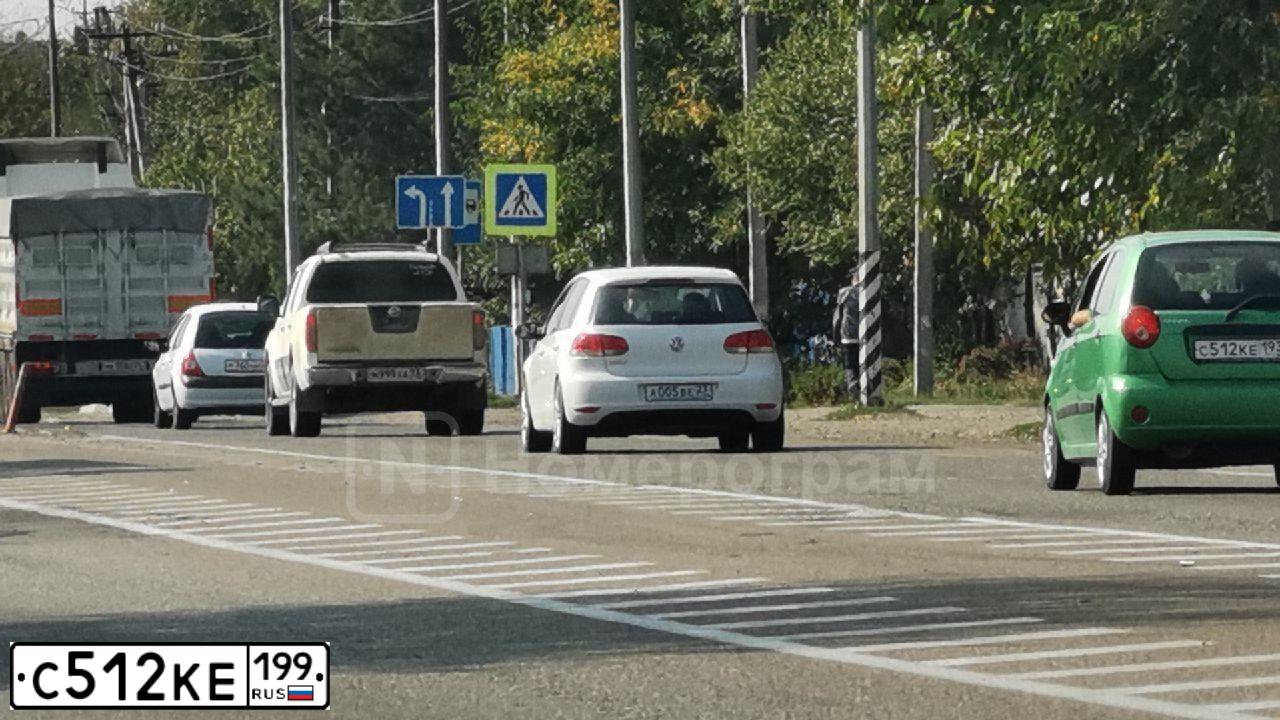 Фото автомобиля MERCEDES S-KLASSE, 2000 — госномер О858МХ99. Цвет: ЧЕРНЫЙ