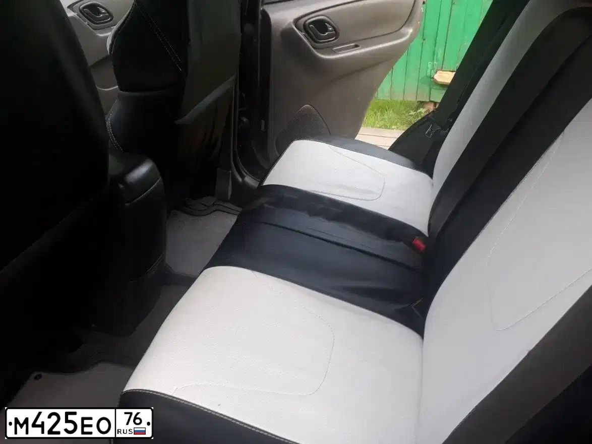Фото автомобиля FORD ESCAPE, 2005 — госномер М425ЕО76. Цвет: СЕРЫЙ