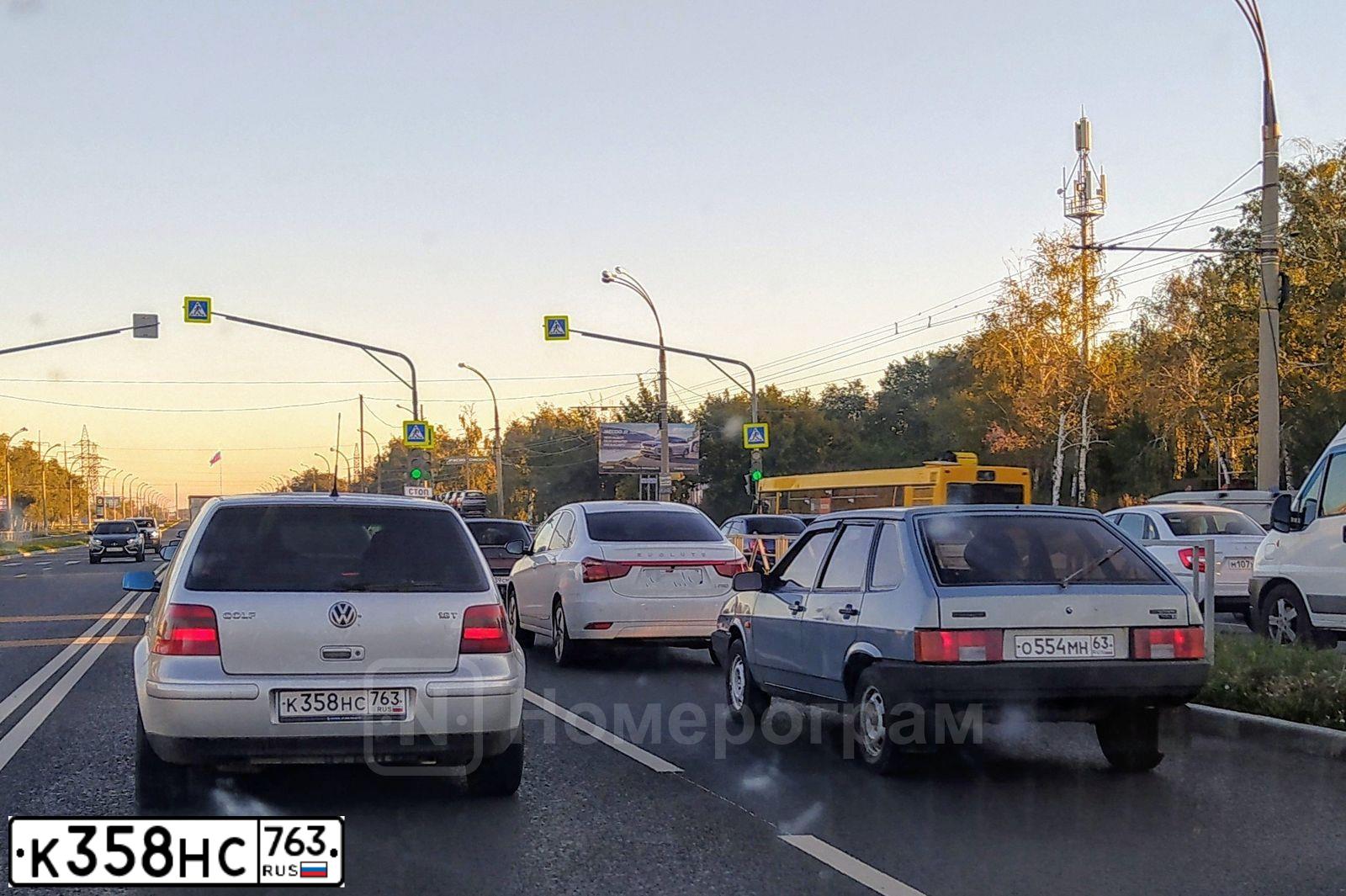 Фото автомобиля VOLKSWAGEN GOLF, 2002 — госномер К358НС763. Цвет: СЕРЕБРИСТЫЙ