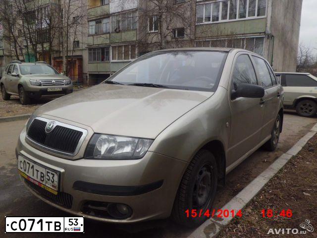 Фото автомобиля SKODA FABIA, 2005 — госномер С071ТВ53. Цвет: ЗОЛОТИСТЫЙ