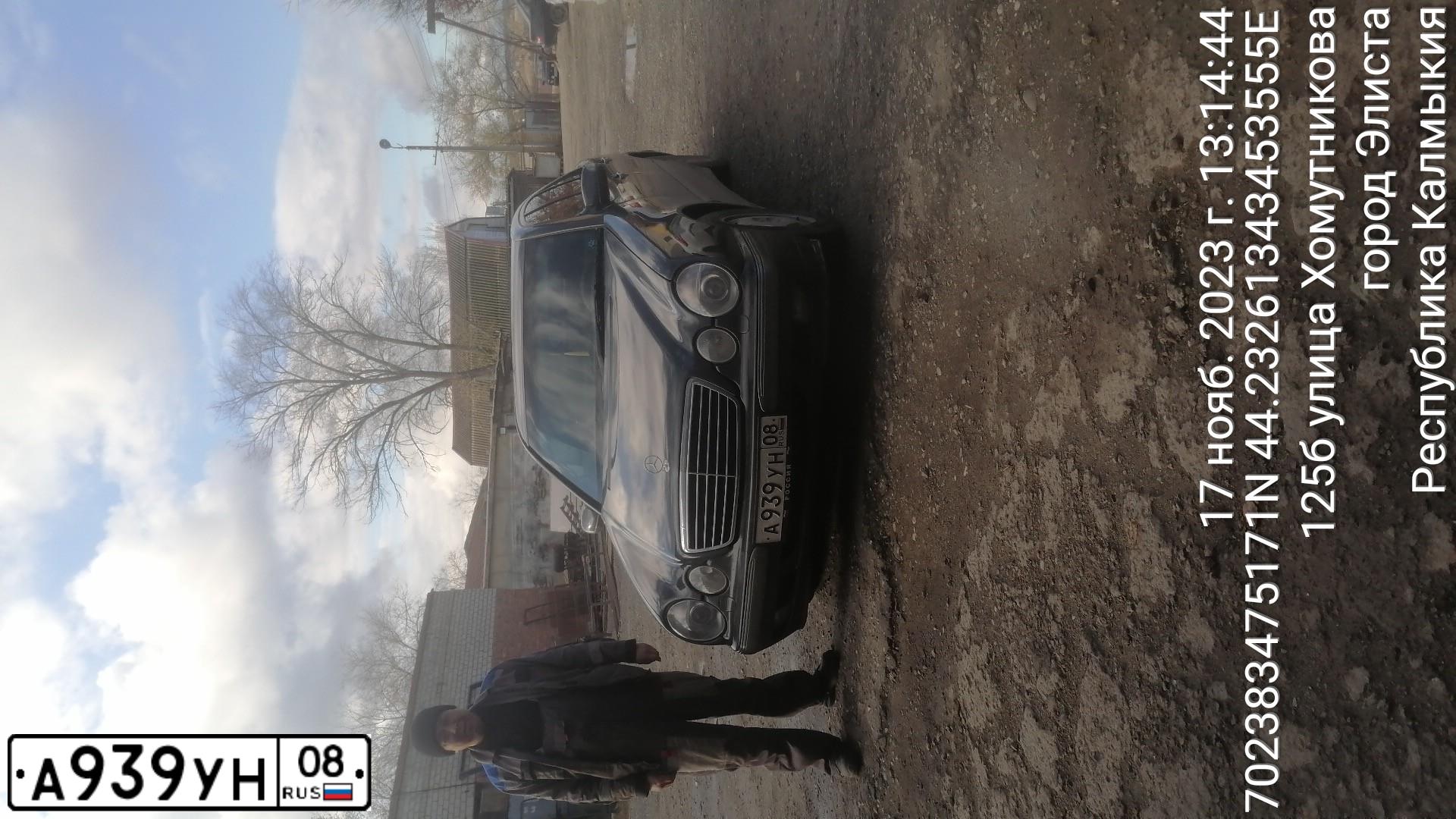 Фото автомобиля MERCEDES-BENZ E-CLASS, 2000 — госномер О562МА126. Цвет: ТЕМНО-СЕРЫЙ