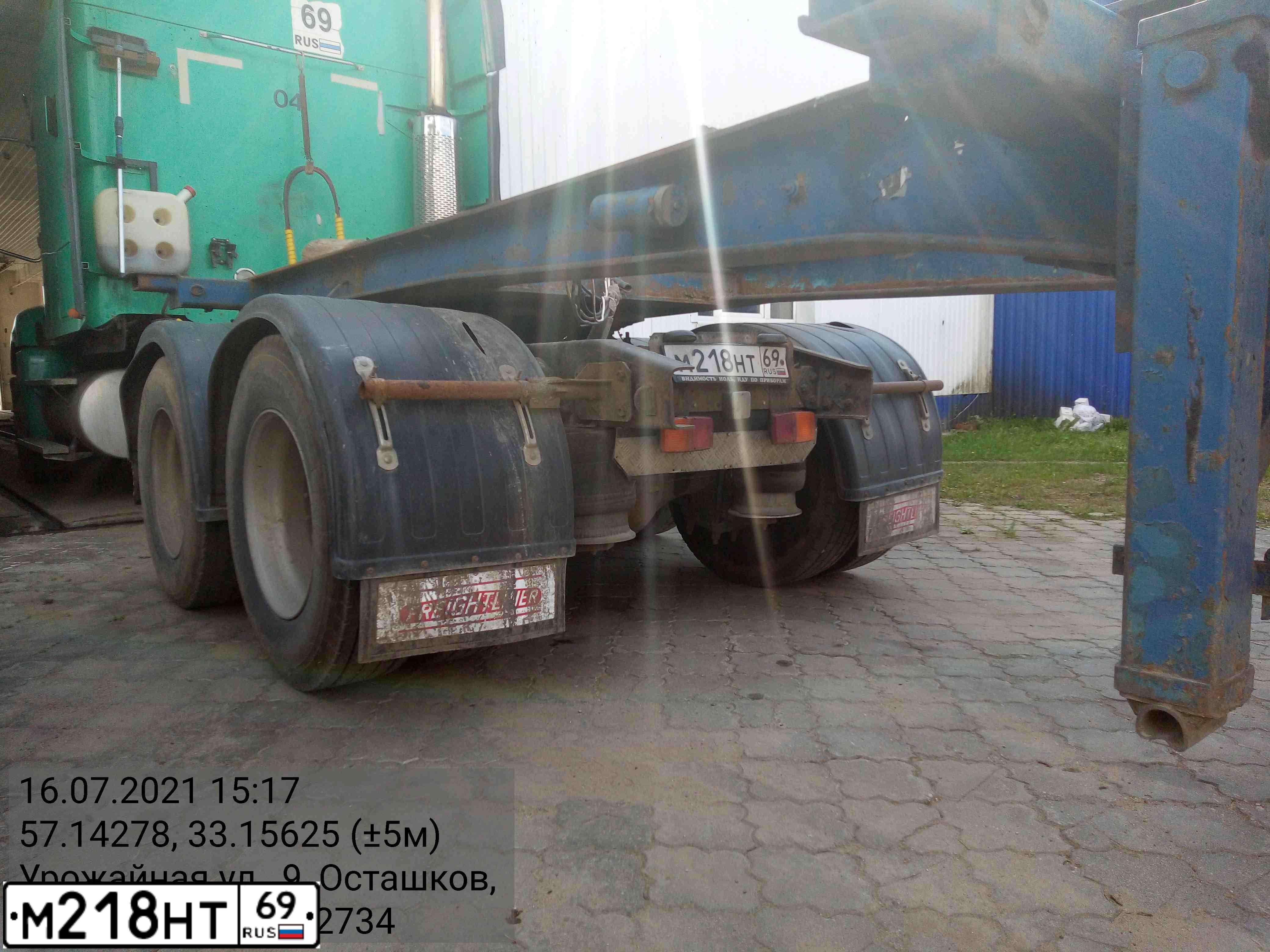 Фото автомобиля FREIGHTLINER CL120, 2002 — госномер О537ТА69. Цвет: ЗЕЛЕНЫЙ