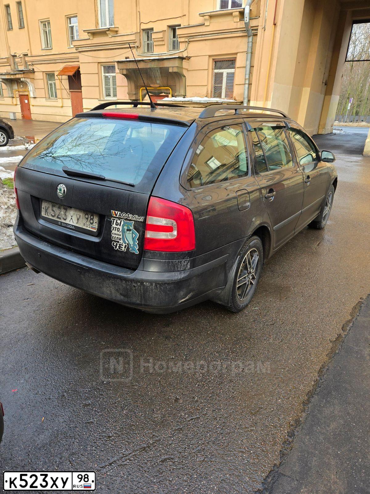 Фото автомобиля SKODA OCTAVIA, 2006 — госномер К523ХУ98. Цвет: ЧЕРНЫЙ
