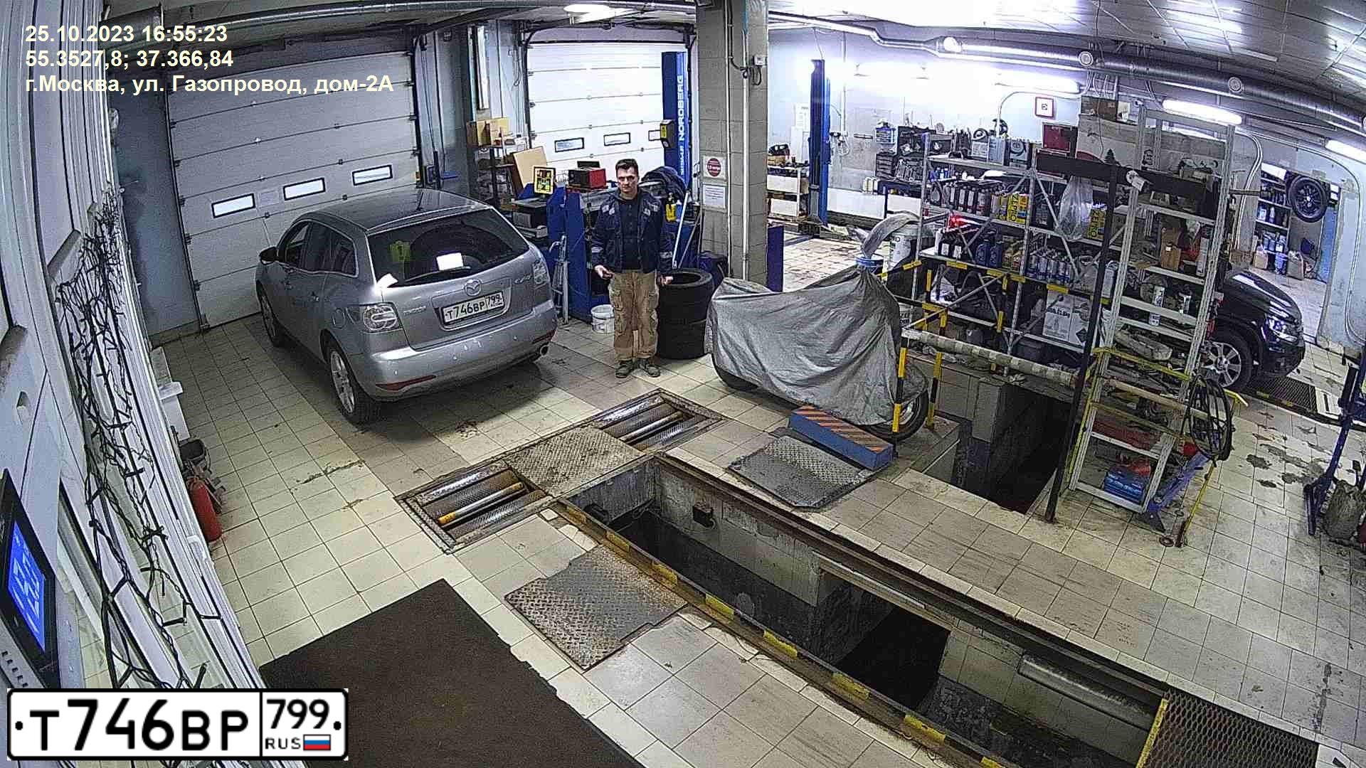 Фото автомобиля MAZDA CX-7, 2011 — госномер С656ВХ977. Цвет: СЕРЕБРИСТЫЙ