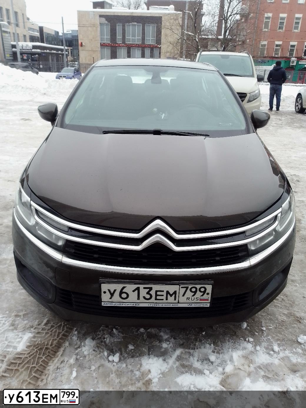 Фото автомобиля CITROEN C4, 2018 — госномер У613ЕМ799. Цвет: Коричневый