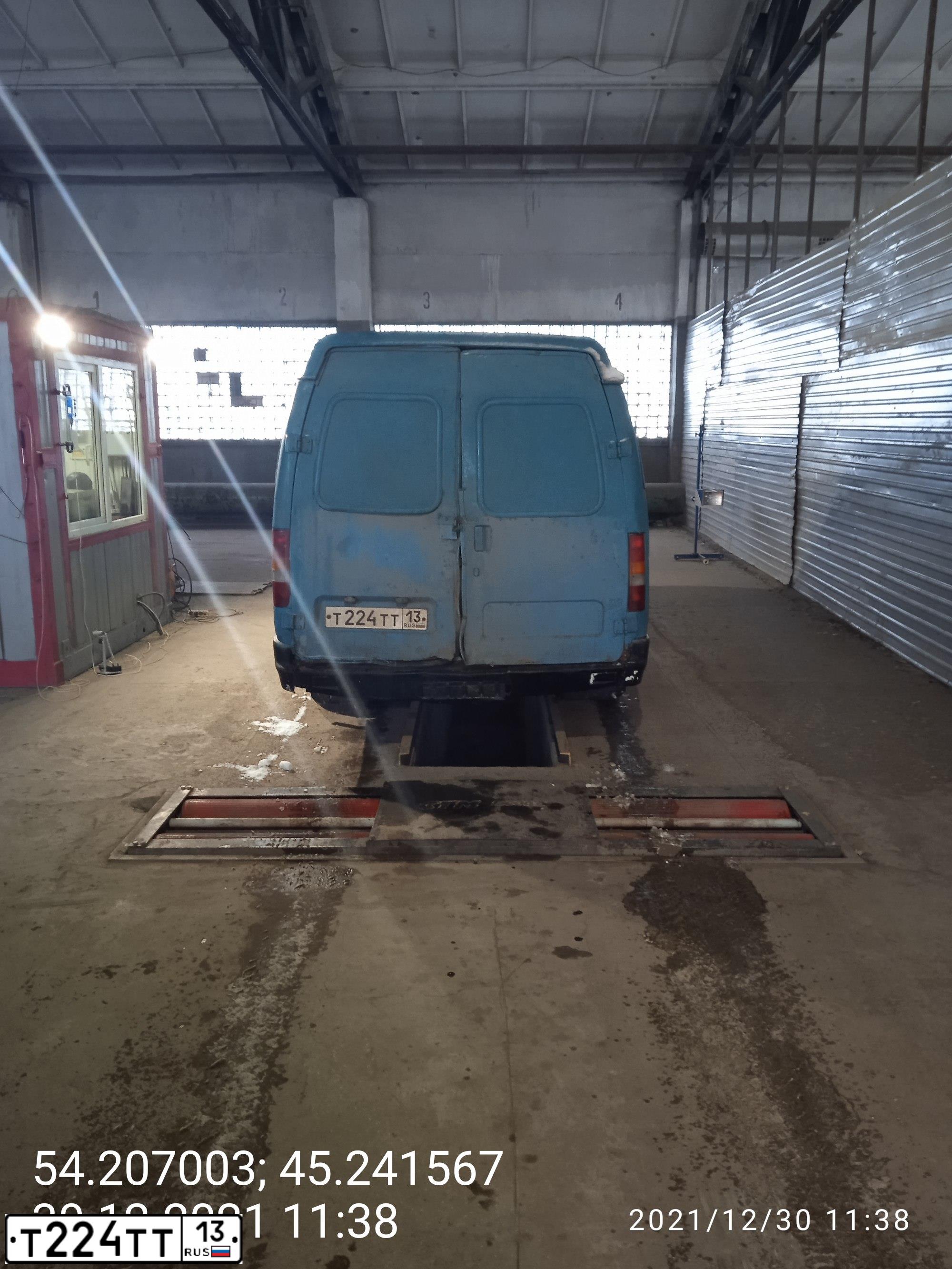 Фото автомобиля GAZ 2705 EL, 1996 — госномер У714ЕТ50. Цвет: ПИЦУНДА