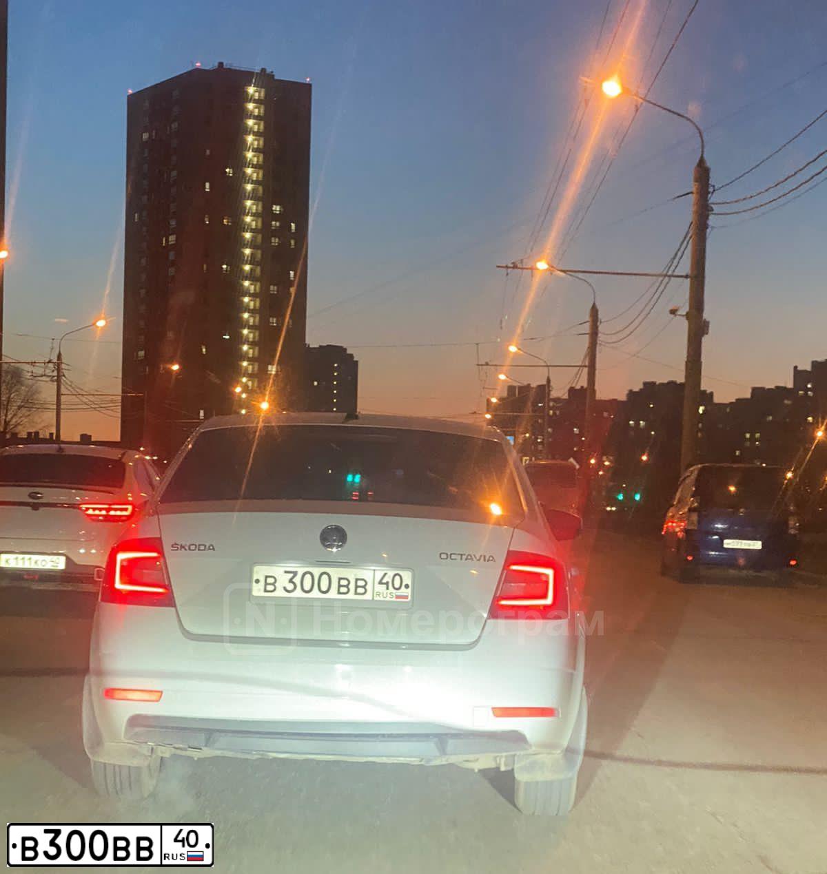 Фото автомобиля HONDA CR-V, 2003 — госномер В300ВВ40. Цвет: СЕРЕБРИСТЫЙ