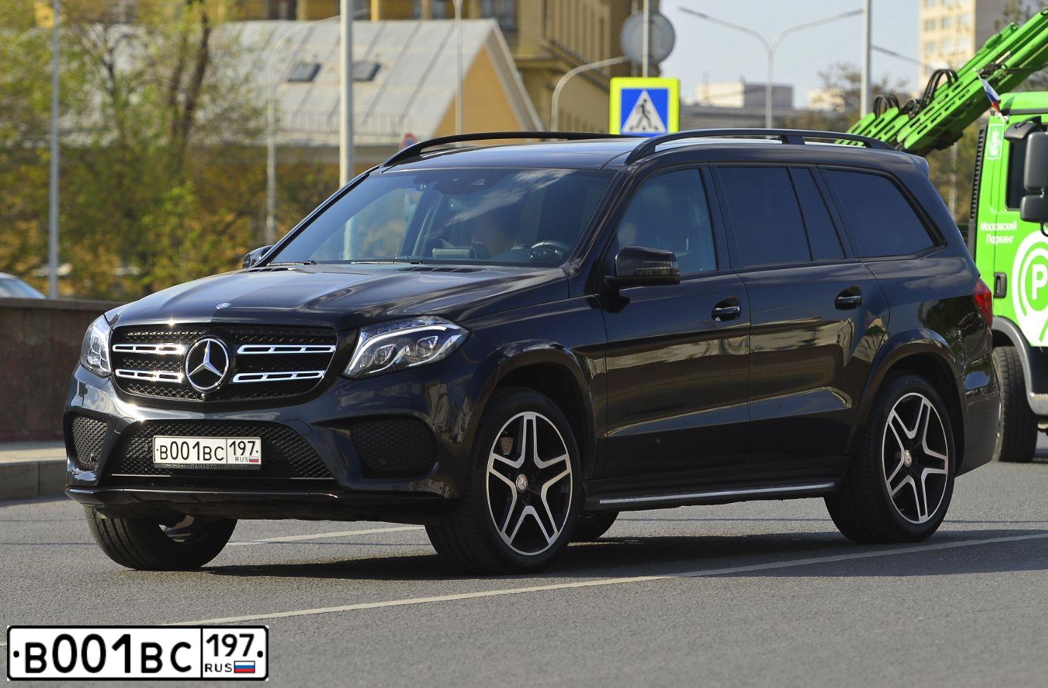 Фото автомобиля MERCEDES GL-KLASSE, 2017 — госномер В001ВС197. Цвет: ЧЕРНЫЙ