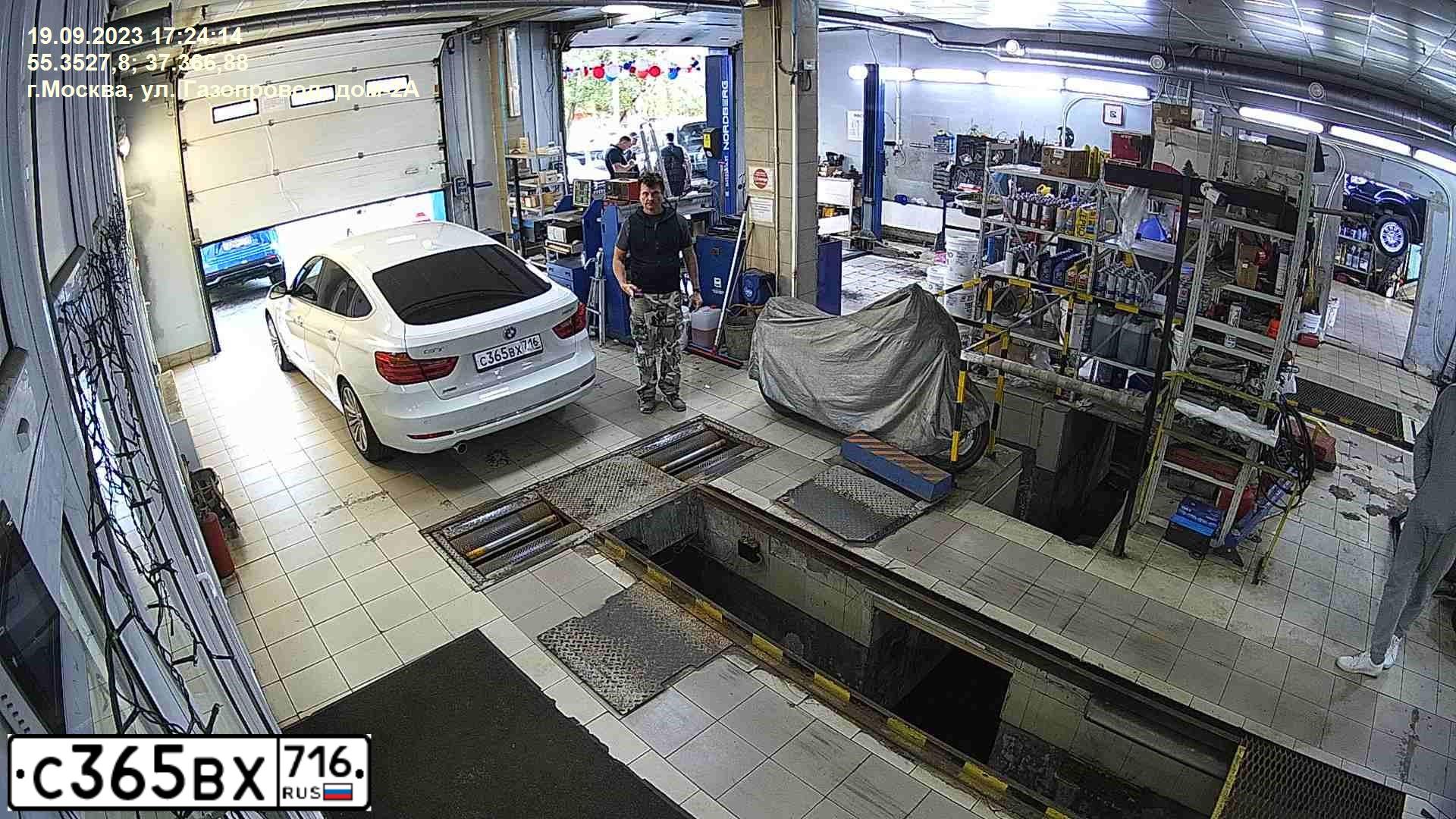 Фото автомобиля BMW 320I, 2013 — госномер А036ВВ977