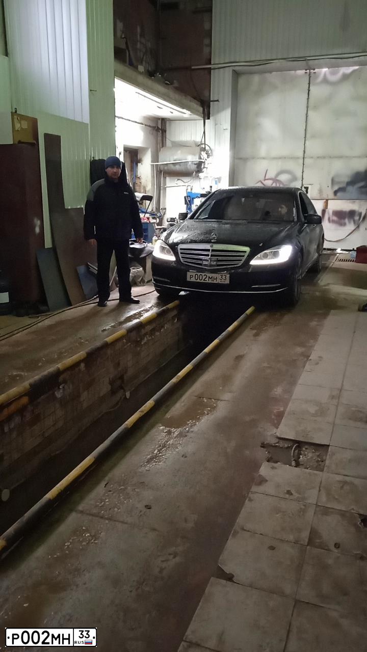 Фото автомобиля GAZ Z 3302 GAZEL, 2013 — госномер Р002МН33. Цвет: Белый