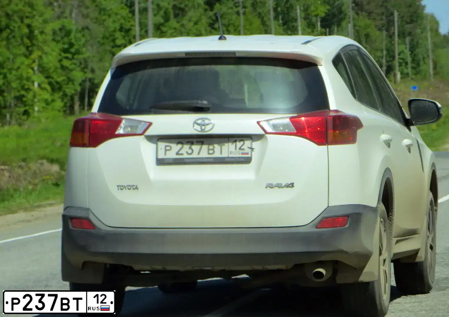 Фото автомобиля TOYOTA RAV4, 2014 — госномер Р237ВТ12. Цвет: БЕЛЫЙ