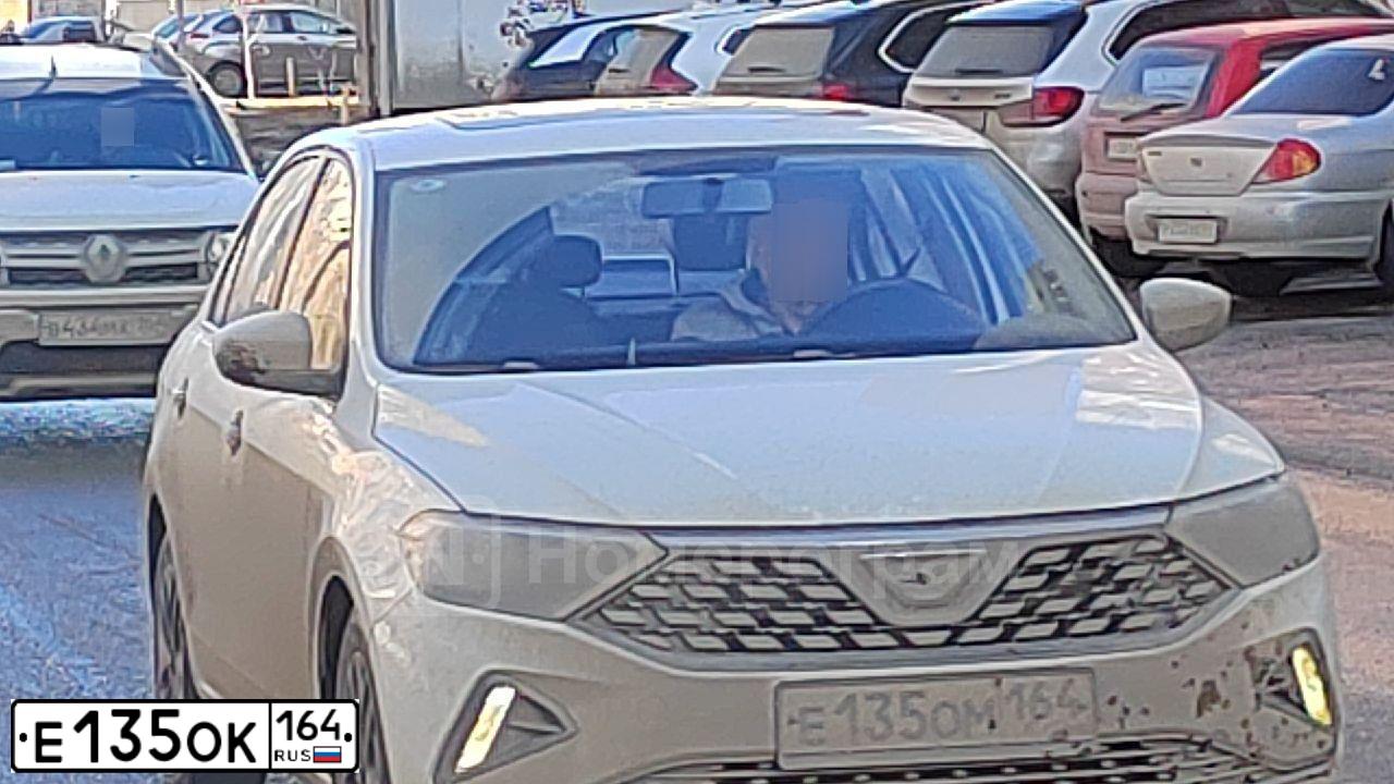 Фото автомобиля HAVAL JOLION, 2023 — госномер Е135ОК164. Цвет: Красный