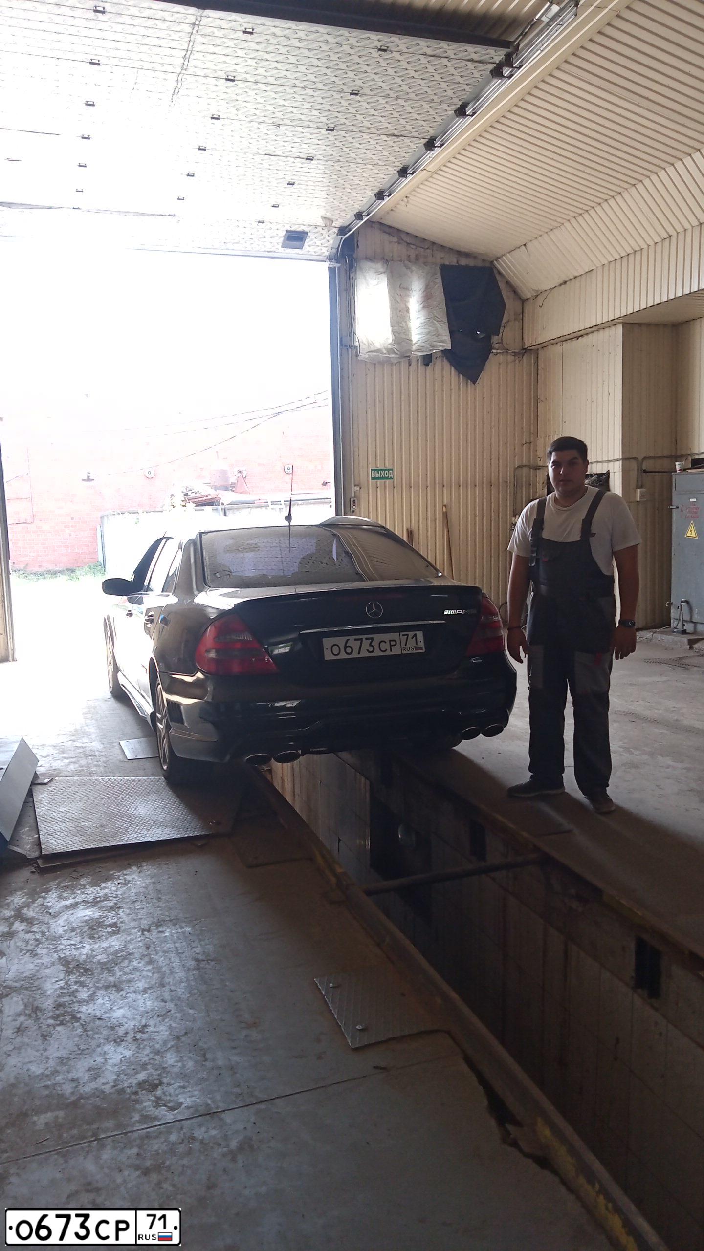 Фото автомобиля MERCEDES E-KLASSE, 2005 — госномер Х386ОУ152. Цвет: ЧЕРНЫЙ