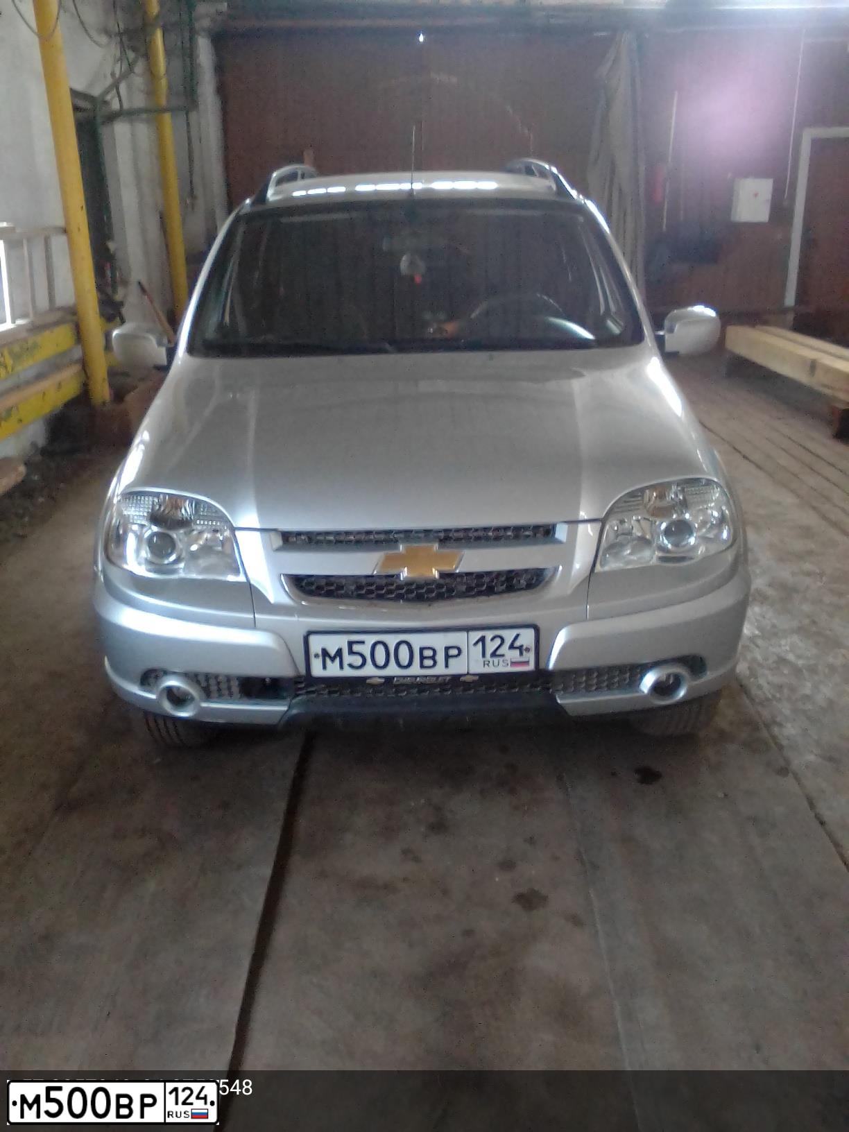 Фото автомобиля CHEVROLET NIVA, 2011 — госномер А294УМ716. Цвет: СЕРЫЙ