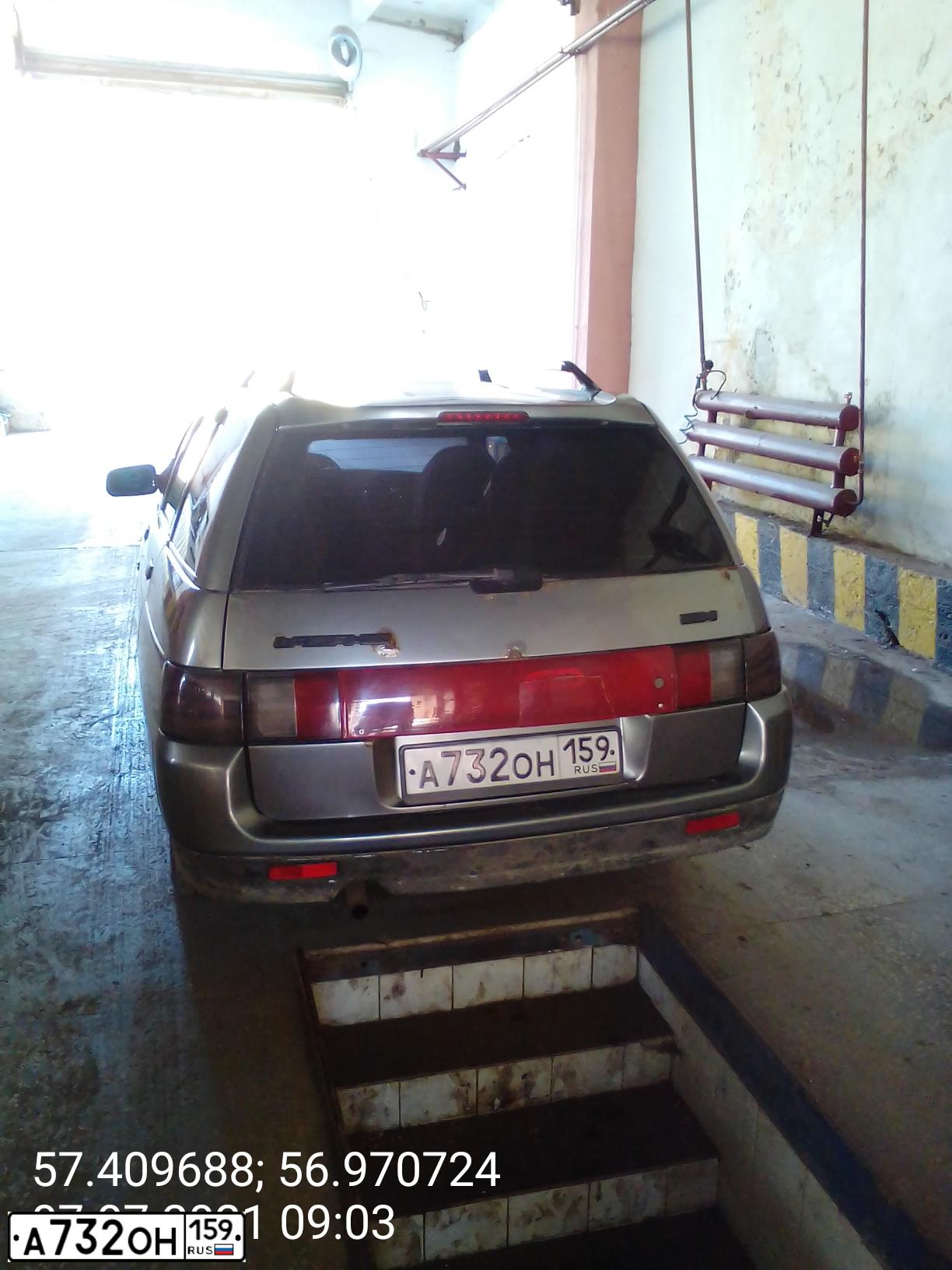Фото автомобиля LADA 2111, 2005 — госномер Х886ВМ59. Цвет: СРЕДНИЙ СЕРО-ЗЕЛЕНЫЙ-МЕТ.