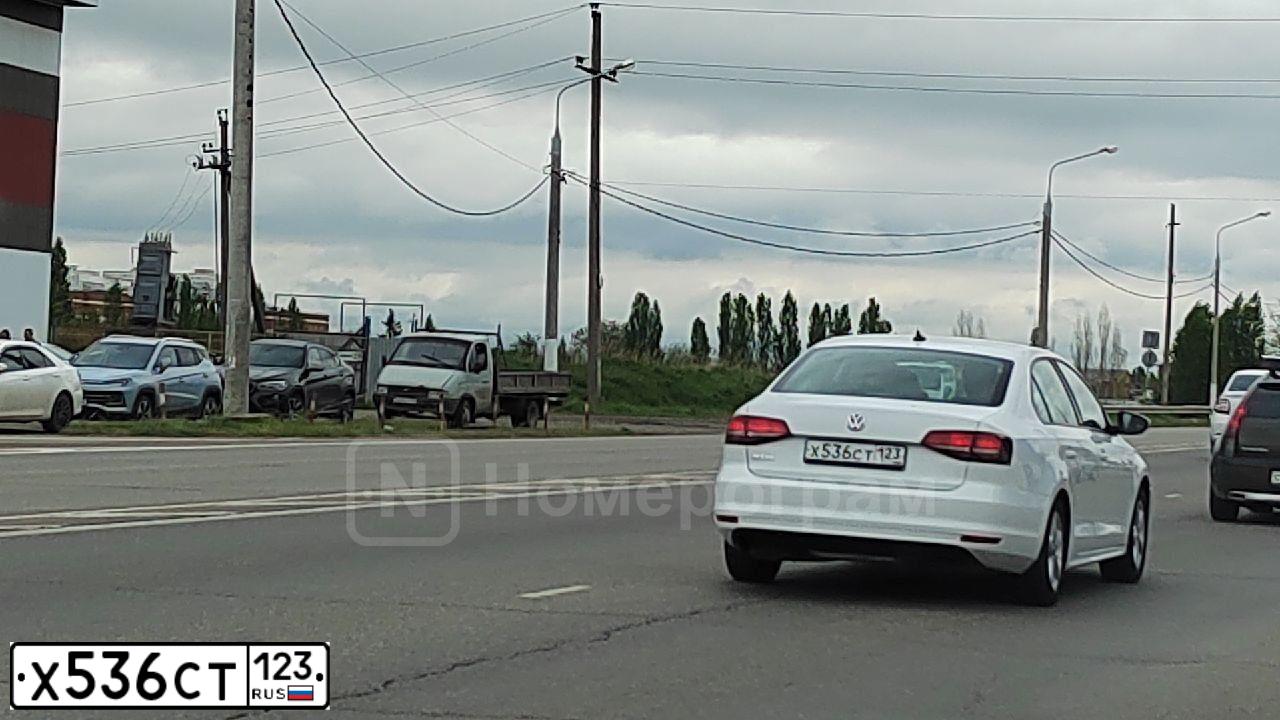 Фото автомобиля VOLKSWAGEN JETTA, 2017 — госномер Х536СТ123. Цвет: Белый
