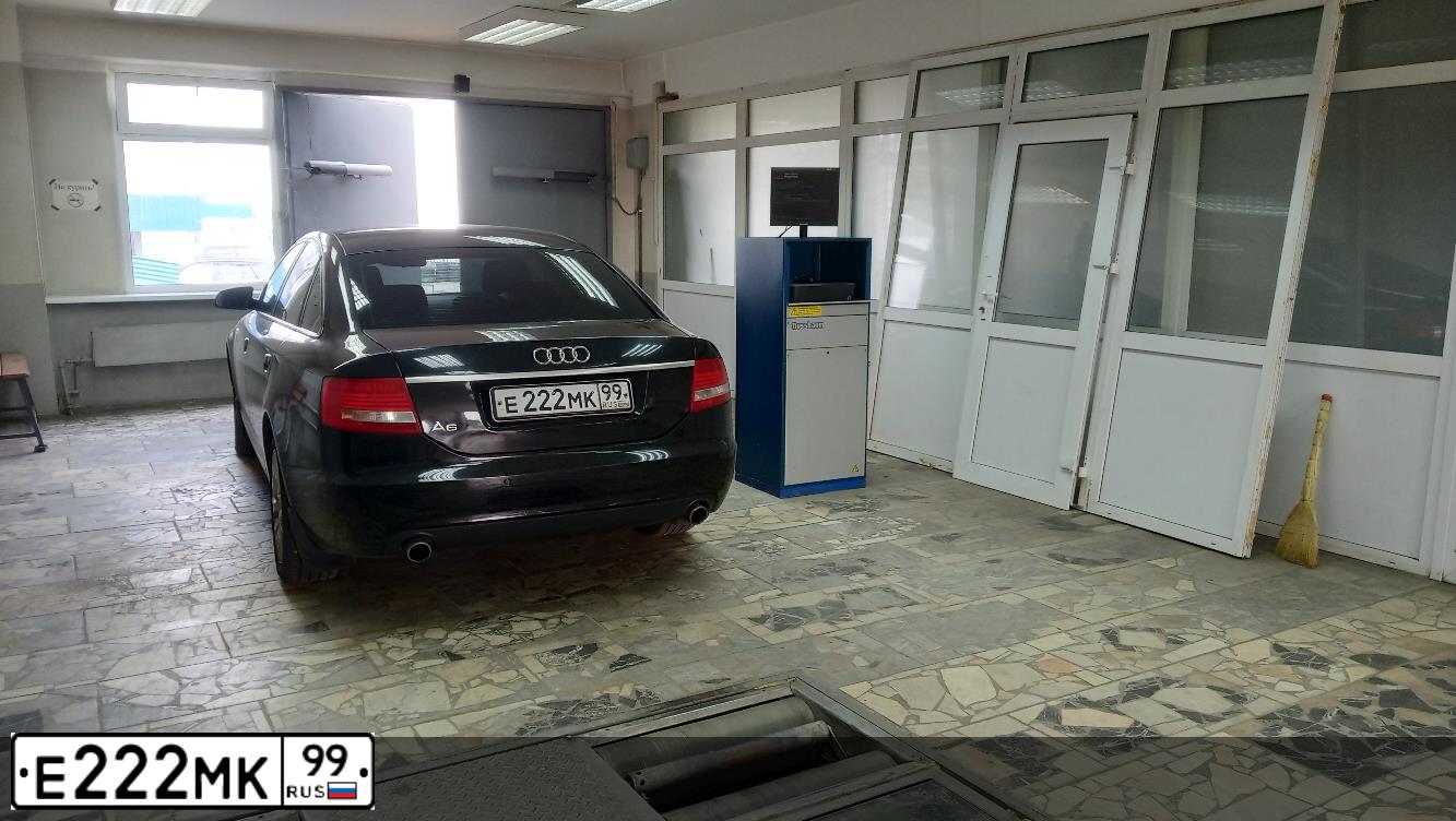 Фото автомобиля AUDI A6, 2008 — госномер Е222МК99. Цвет: ЧЕРНЫЙ