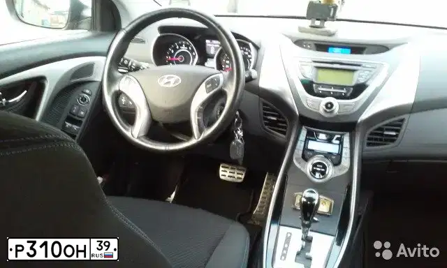 Фото автомобиля HYUNDAI ELANTRA, 2013 — госномер Р310ОН39. Цвет: СЕРЫЙ