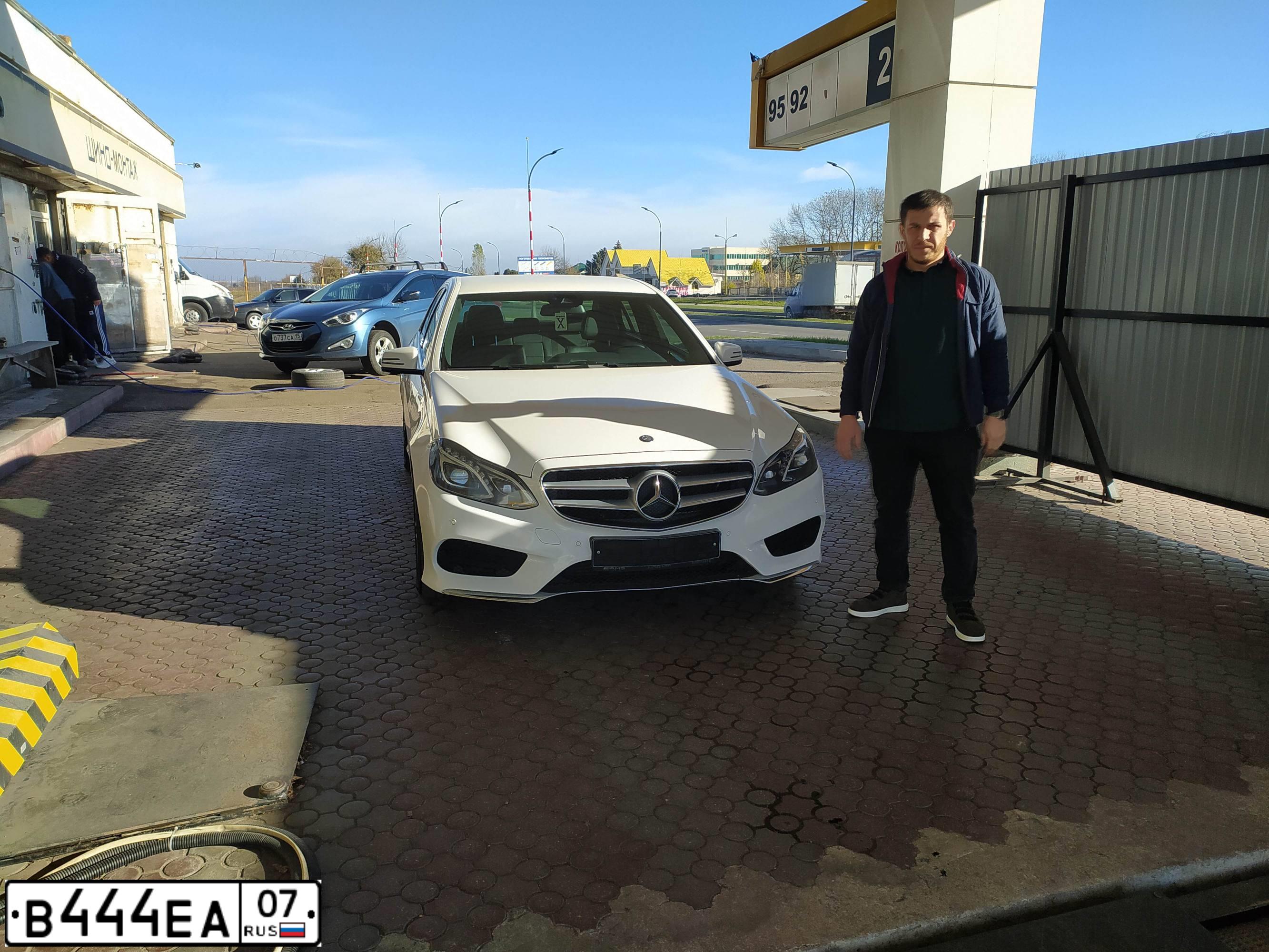 Фото автомобиля MERCEDES C-KLASSE, 2013 — госномер Т770ЕН07. Цвет: Белый