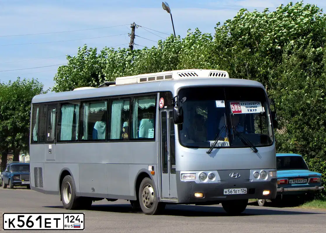 Фото автомобиля HYUNDAI AERO, 2011 — госномер К561ЕТ124. Цвет: СЕРЫЙ