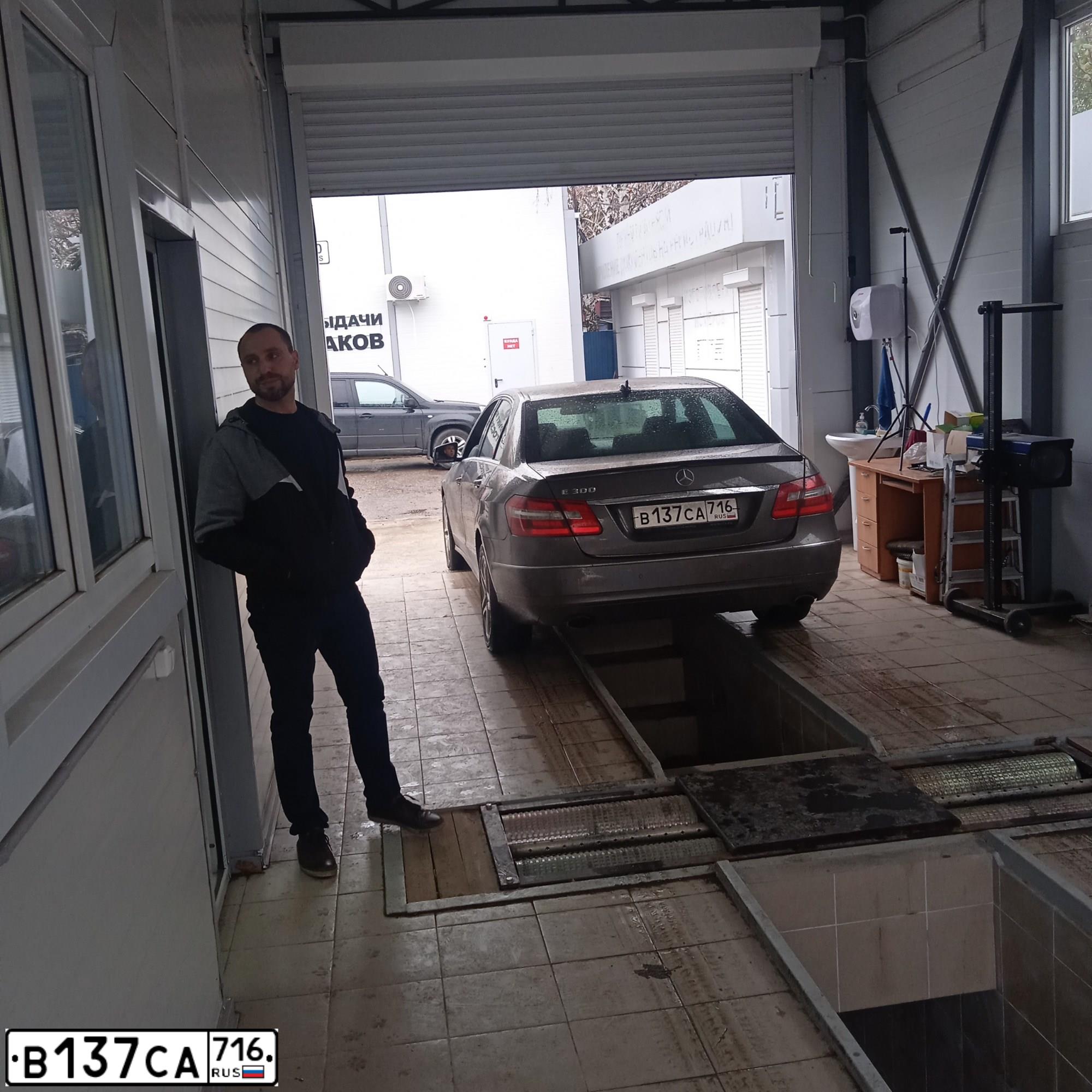Фото автомобиля MERCEDES E-KLASSE, 2009 — госномер К006ОО116. Цвет: СЕРЫЙ