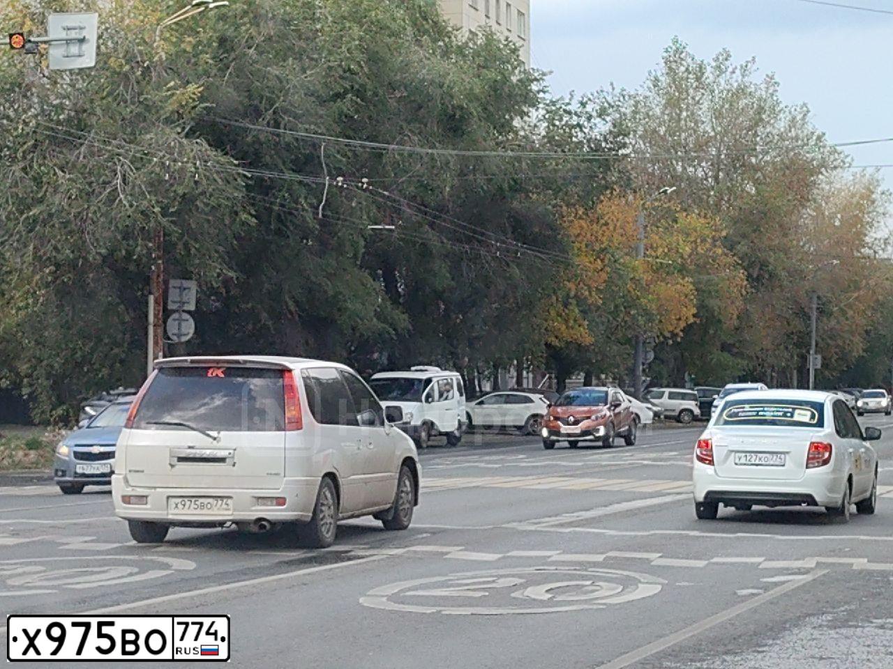 Фото автомобиля MITSUBISHI RVR MITSUBISHI RVR, 2001 — госномер Х975ВО774. Цвет: Белый