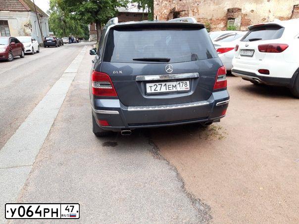 Фото автомобиля GEELY MK-CROSS, 2012 — госномер Т106АС198. Цвет: Белый