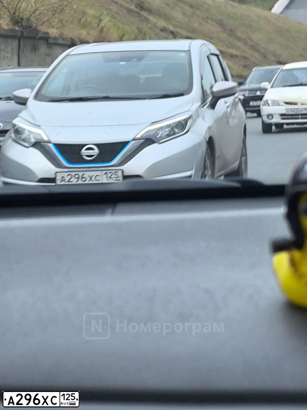 Фото автомобиля NISSAN NOTE, 2018 — госномер А296ХС125