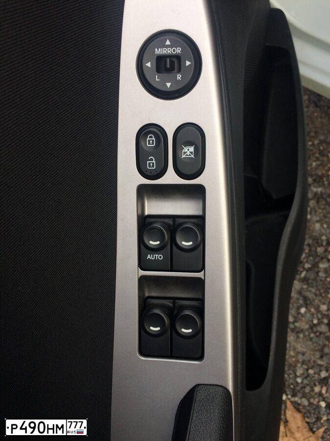 Фото автомобиля HYUNDAI SOLARIS, 2014 — госномер А800ТН92. Цвет: Белый